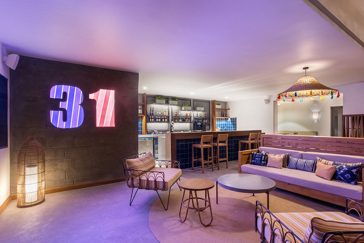 Sunrise Attitude Hotel -Bar-31-01.jpg