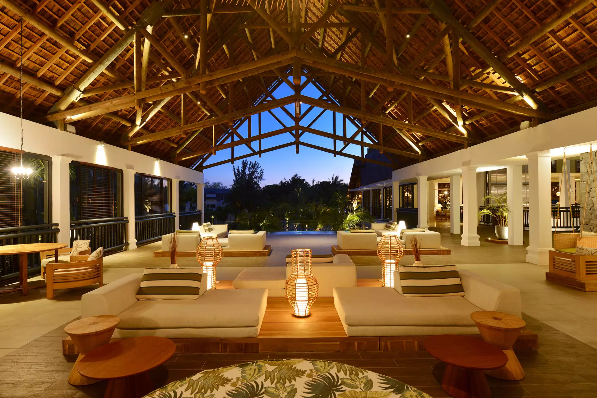 The Ravenala Attitude - Reception at night - mauritius.com.webp