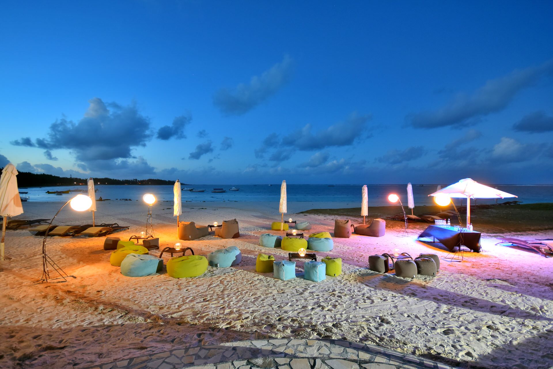 The Residence Mauritius - Pop-up Bar.JPG