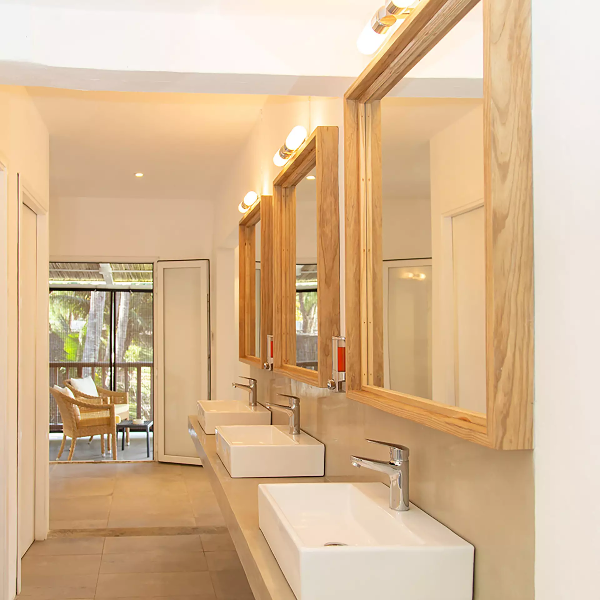 Tropical Attitude - Departure Lounge - Mauritius.com.webp