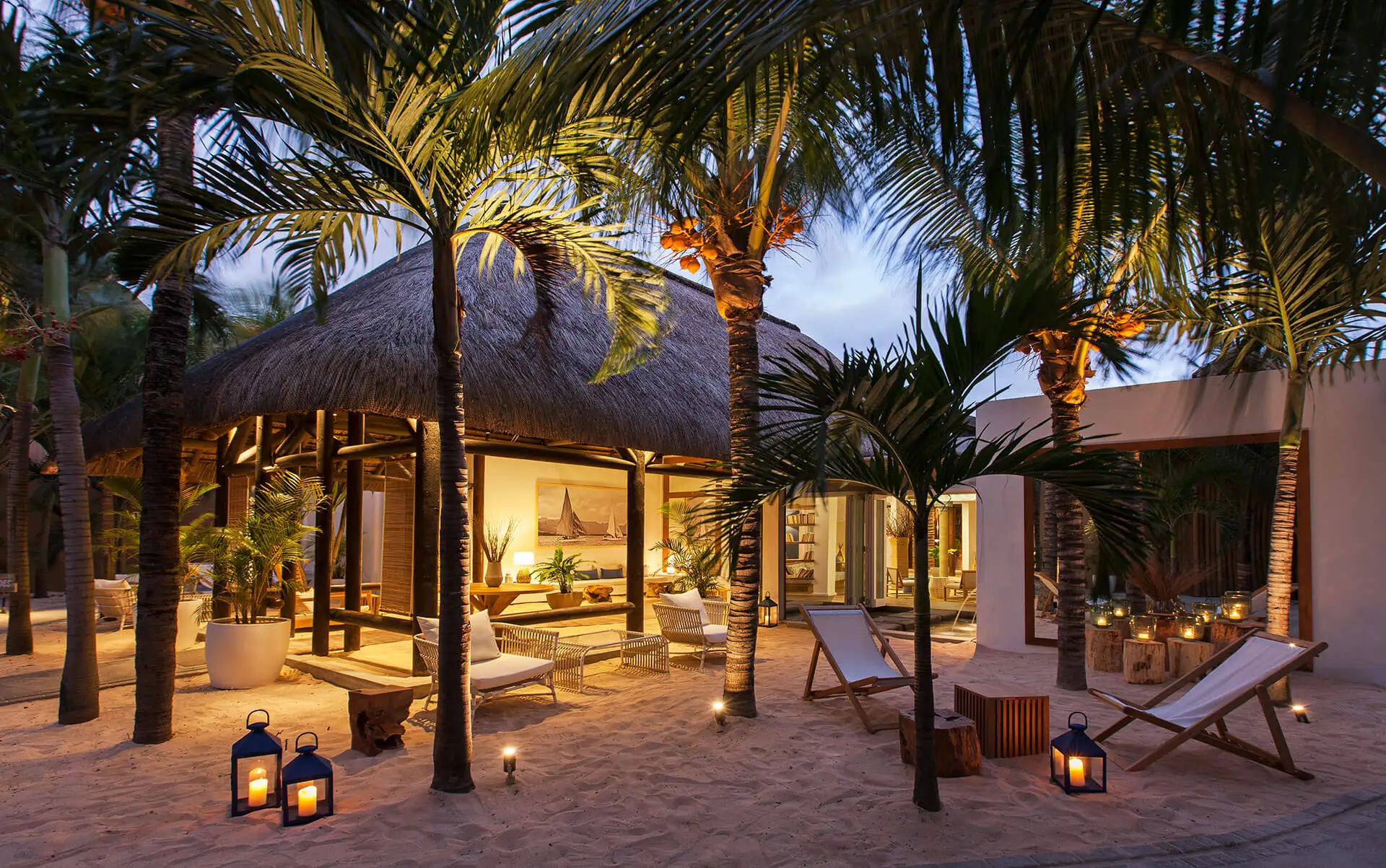 Veranda-Pointe-aux-Biches-Reception.webp