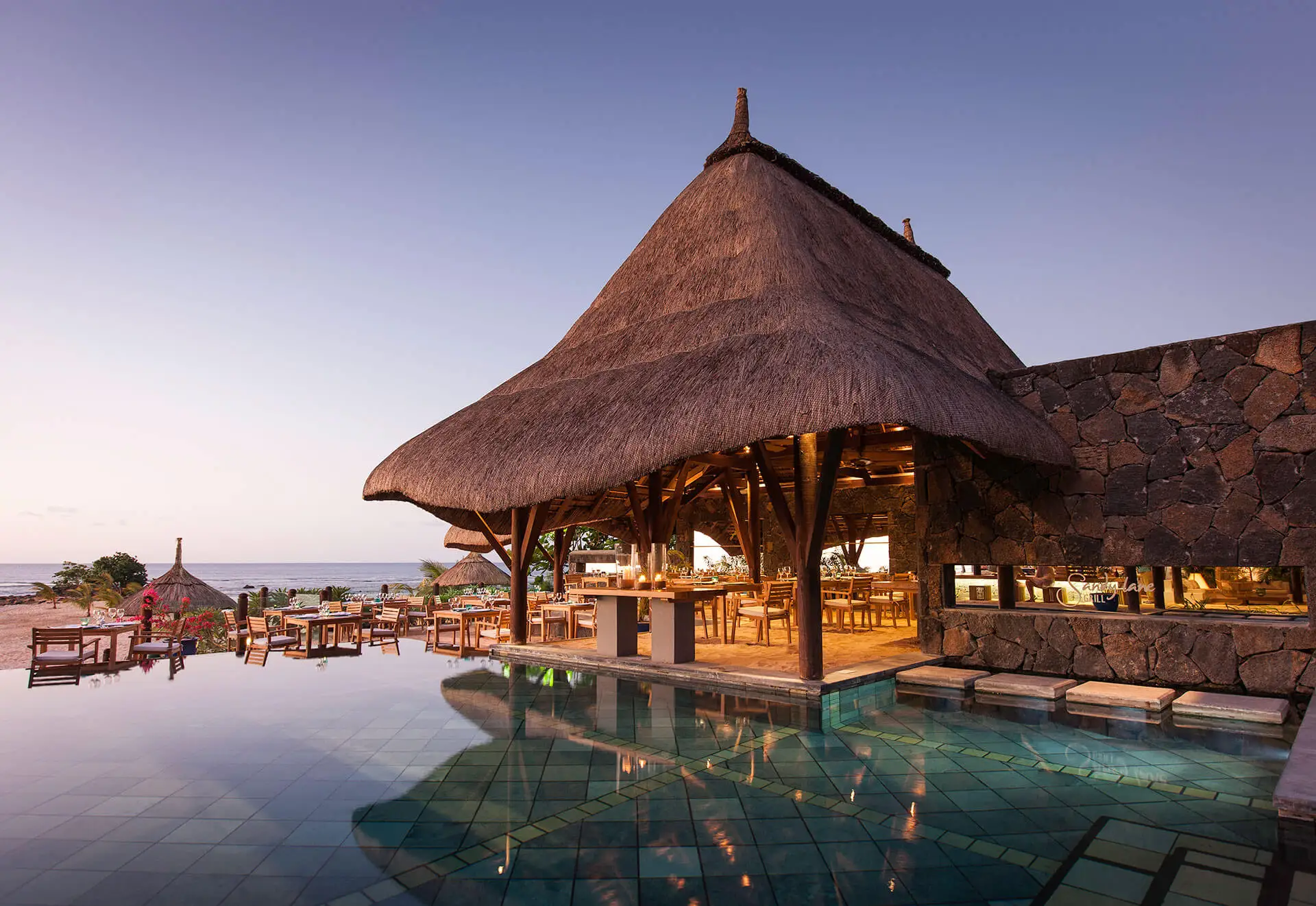 Veranda-Pointe-aux-Biches-Sandy- Lane-Restaurant.webp