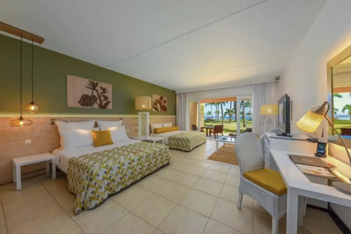 Victoria Beachcomber Resort & Spa