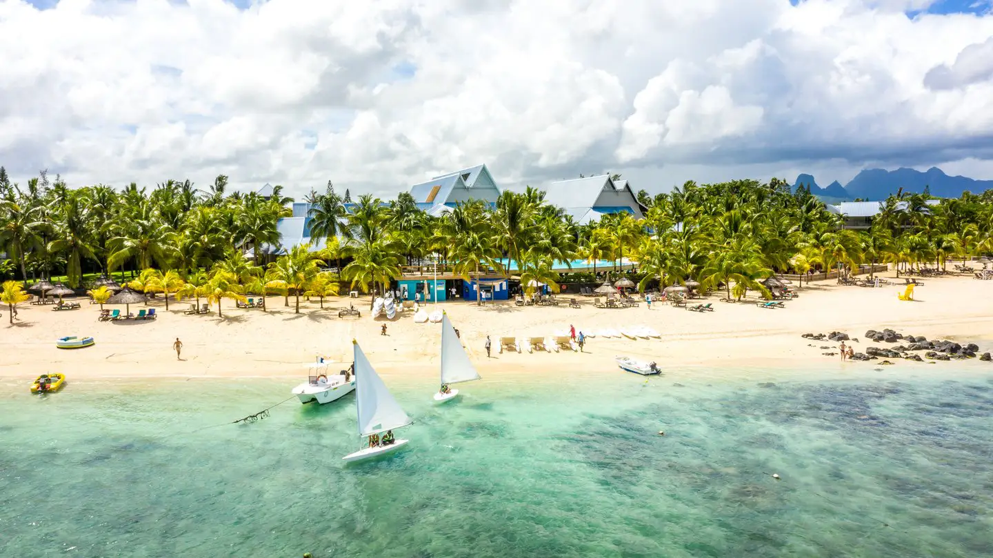 Victoria Beachcomber Resort & Spa