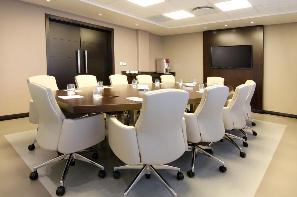Voila Bagatelle meeting room 2.jpg