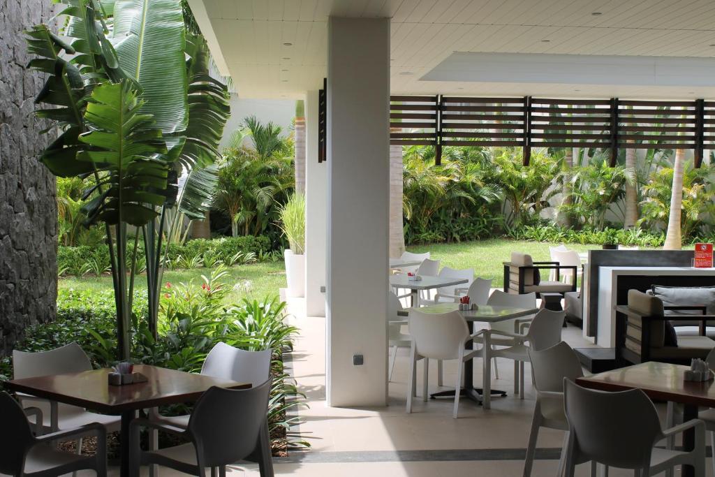 Voila Bagatelle restaurant.jpg