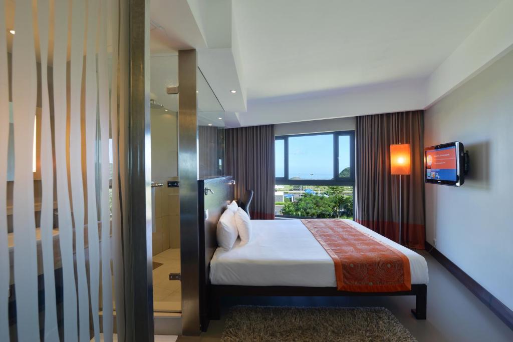 Voila Bagatelle room 3.jpg