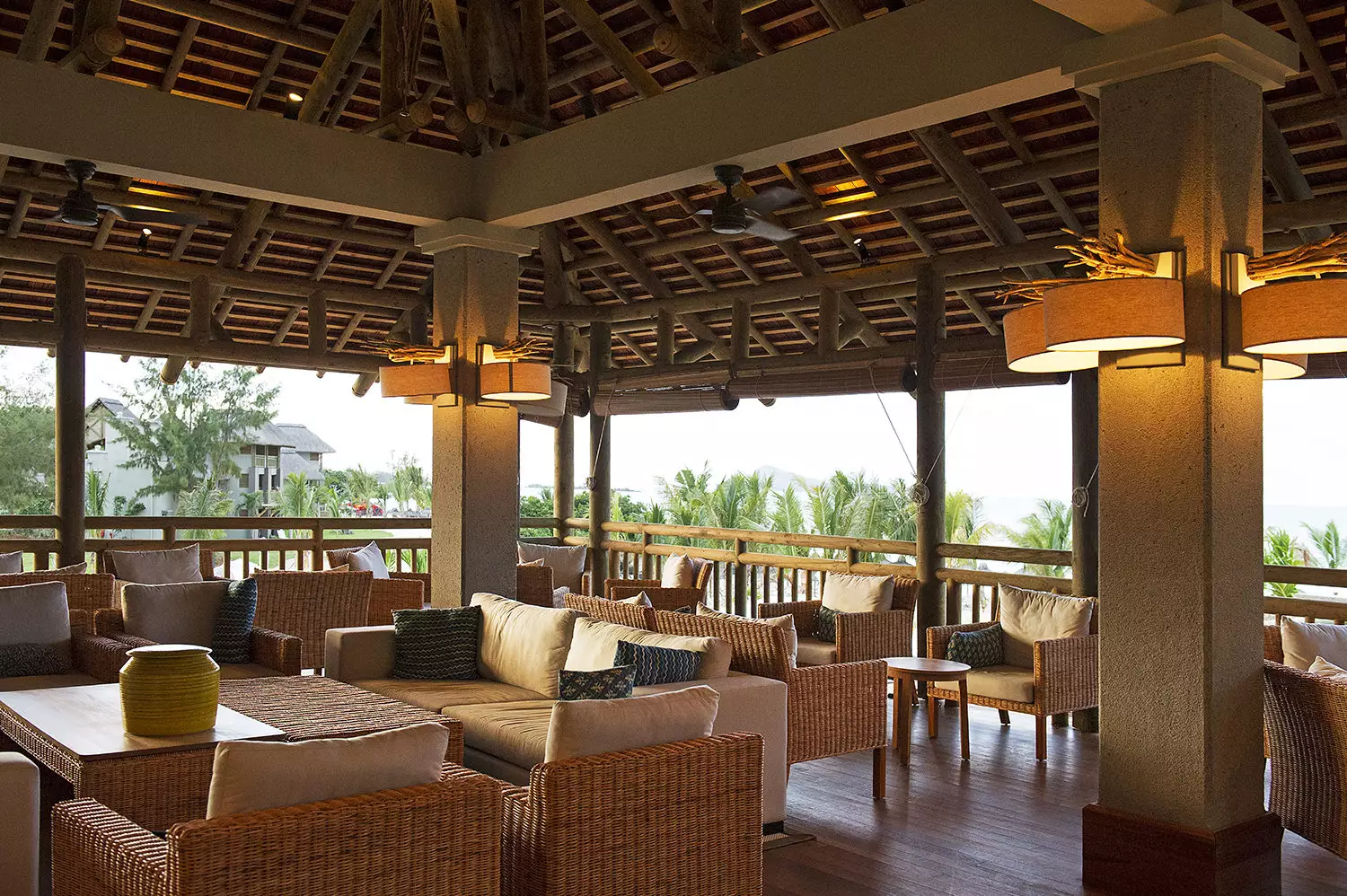 Zilwa-Attitude-lounge Siro Kann.webp