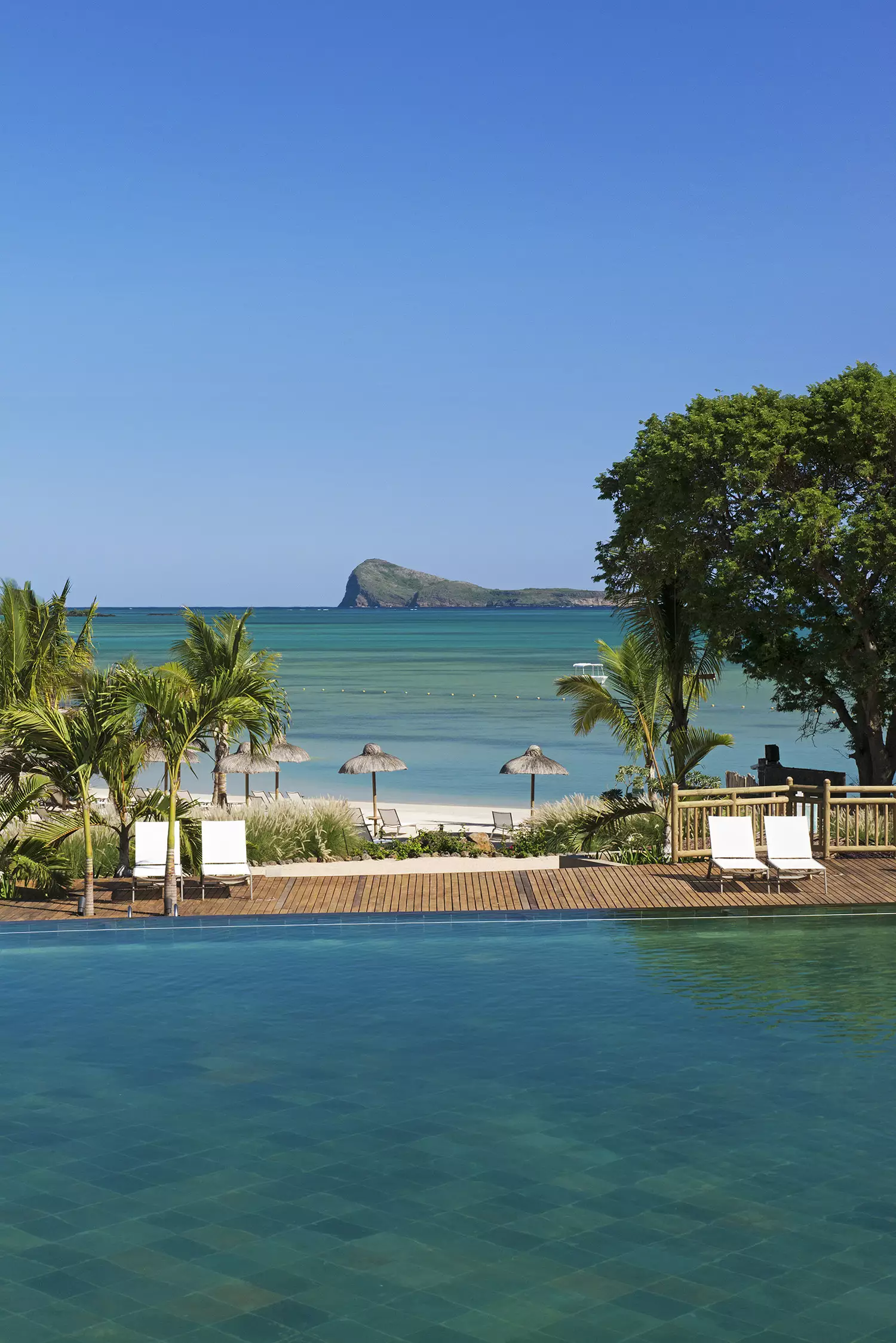 Zilwa-Attitude-piscine principale 02.webp