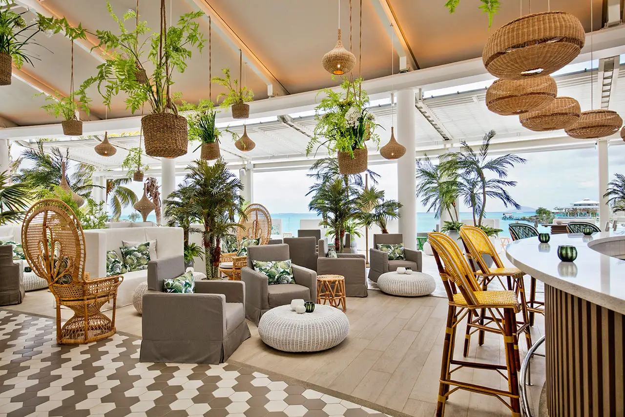 lux_grand_gaube_palm_court_1.webp