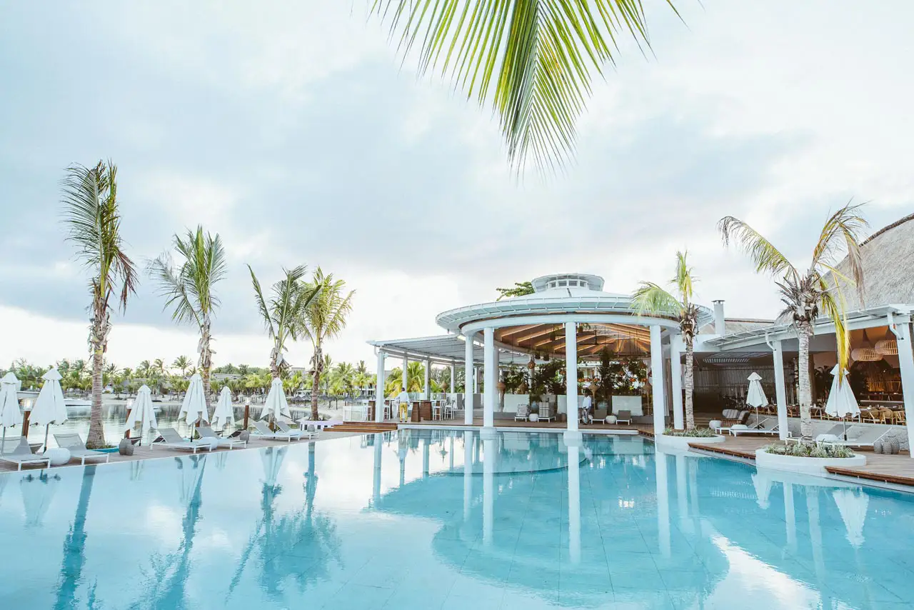 lux_grand_gaube_pool2.webp