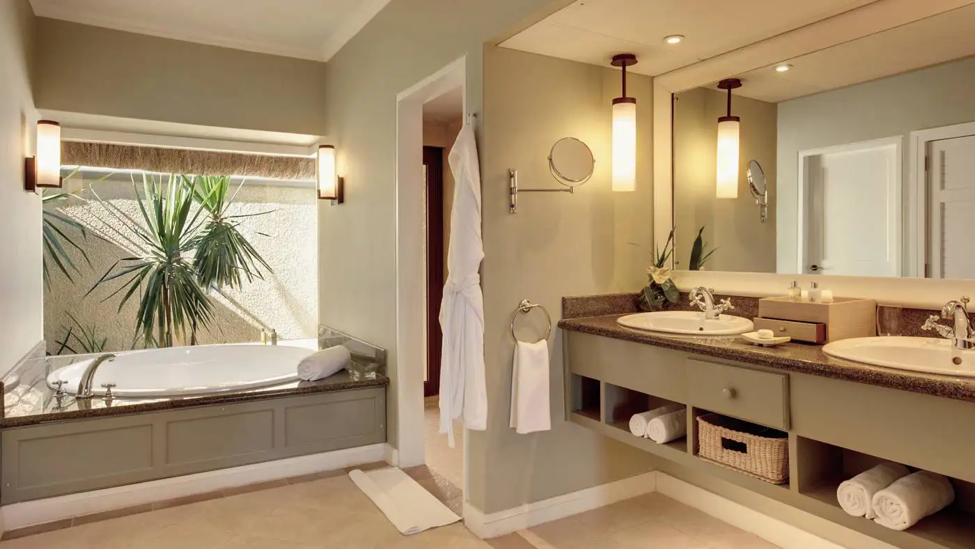 outrigger-mauritius-beach-resort-standard-bathroom1.webp